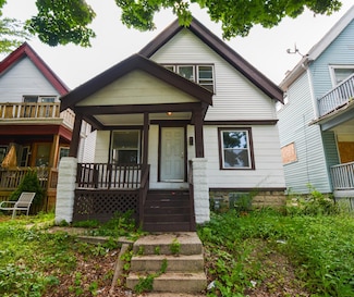 3065 N 29th St, Milwaukee, WI 53210