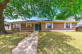 413 Tanglewood Dr, Desoto, TX 75115
