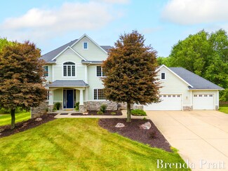 7825 Ashwood Dr SE, Ada, MI 49301