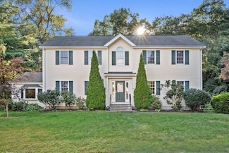 29 Burke Ln, Wellesley Hills, MA 02481
