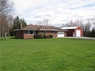12603 Jennings Rd, Lawtons, NY 14091
