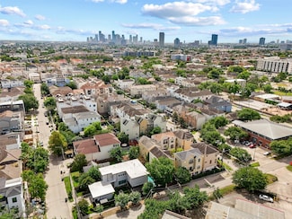 6132 Maxie St, Houston, TX 77007