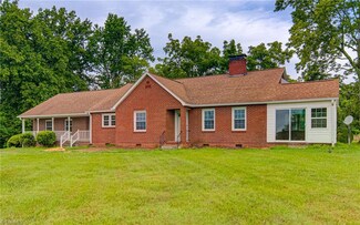 6523 Glenwood Reserve Ln, Pfafftown, NC 27040