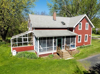 825 S End Rd, North Hero, VT 05474