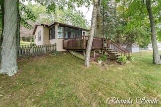 11432 Lakeshore Dr, Lakeview, MI 48850