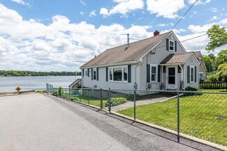 4 Lake Ave, Tiverton, RI 02878