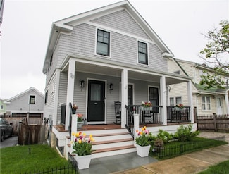 70 Roseneath Ave, Newport, RI 02840