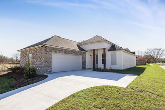 6910 Garden Hill Dr, Baton Rouge, LA 70817