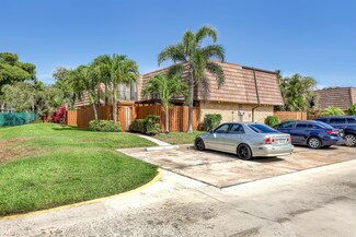 712 Springdale Cir, Palm Springs, FL 33461