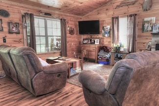 1630 Lower Hatcher Creek Rd, Stanton, KY 40380