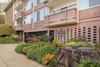 2601 College Ave Unit 205, Berkeley, CA 94704