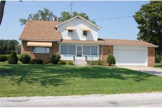 323 S Fulkert Rd, Elmore, OH 43416