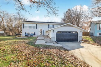 7815 Straube Ct, Godfrey, IL 62035