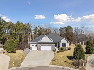 1800 Gettysburg Ct, Minneapolis, MN 55427