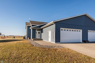 1115 Morningside Dr, Casselton, ND 58012