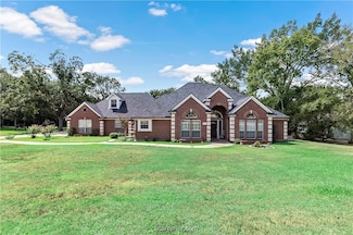2009 Pinewood Dr, Bryan, TX 77807
