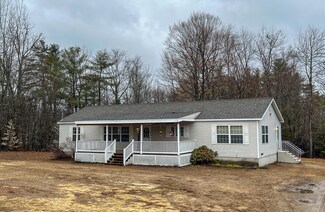 8 E Waterman Rd, Auburn, ME 04210