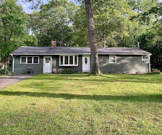 51 Little Brook Rd, New Hartford, CT 06057