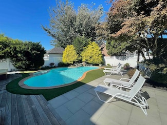 5 N Cambridge Ave, Ventnor City, NJ 08406