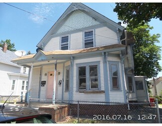 68 S Walker St, Lowell, MA 01851