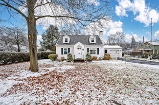 20 Lenox Rd, Holyoke, MA 01040