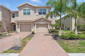 2810 Blossom Way, Naples, FL 34120