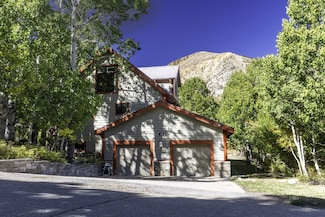 141 Sage Dr, Bishop, CA 93514