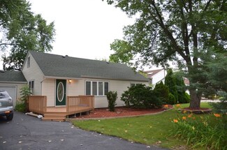 8112 S 84th Ave, Justice, IL 60458