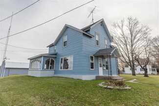 203 4th St SE, Waverly, IA 50677