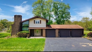 1517 Rolling Acres Rd, New Cumberland, WV 26047