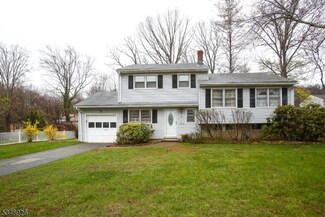 129 Oak St, Dover, NJ 07801