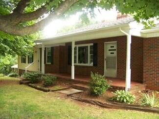 3228 Red Brush Rd, Mount Airy, NC 27030