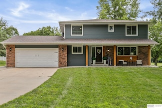 7001 Travis Dr, Lincoln, NE 68516