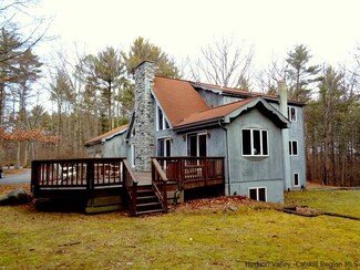 52 Walnut Dr, Round Top, NY 12473
