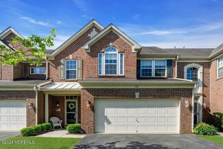 42 Oak Leaf Ln, Tinton Falls, NJ 07712