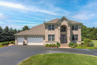 980 N Deerpath Rd, North Aurora, IL 60542