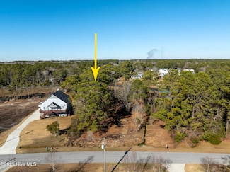 327 Chadwick Shores Dr, Sneads Ferry, NC 28460