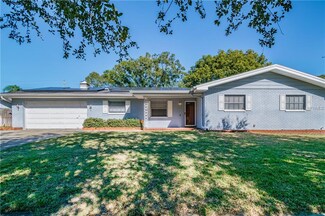 2340 Saint Charles Dr, Clearwater, FL 33764