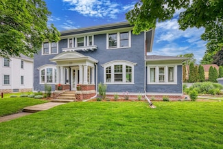814 E Irving Ave, Oshkosh, WI 54901
