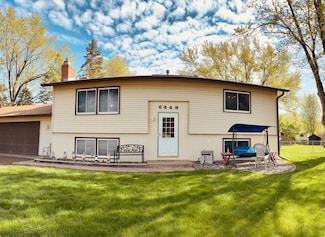 6449 Rice Ct, Circle Pines, MN 55014