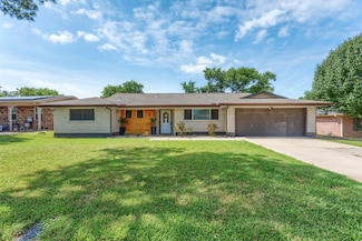 502 E Alexander Ln, Euless, TX 76040