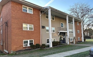 620 Lakeside Dr Unit 4, Cambridge, OH 43725