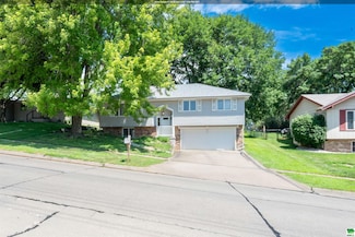 3020 S Cypress St, Sioux City, IA 51106