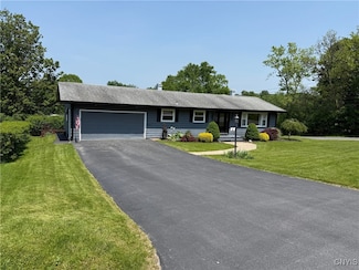 2 Beckwith Cir, New Hartford, NY 13413