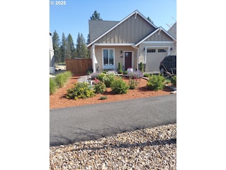 16610 Pine Creek Dr, La Pine, OR 97739