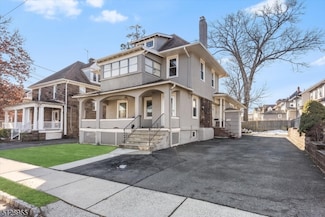 105 Centre St, Nutley, NJ 07110