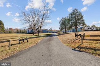 10237 Hook Rd, Rapidan, VA 22733