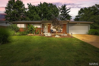 5 Heathwood Ln, Fenton, MO 63026