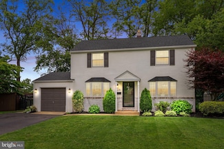 605 Lakevue Dr, Willow Grove, PA 19090