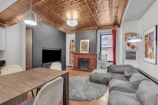 255 W 95th St Unit 4D, New York, NY 10025